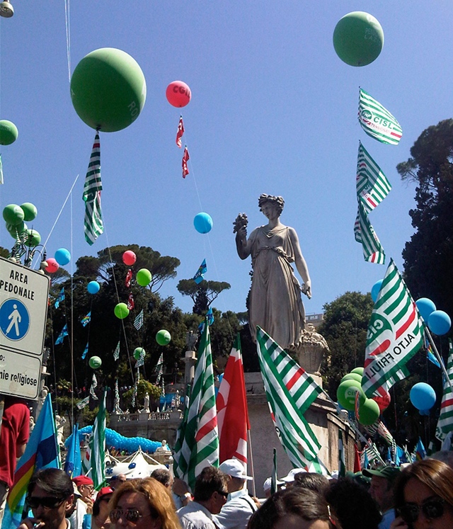 Statue representing "summer" by Achille Stocchi in Rome's Piazza del Popolo
