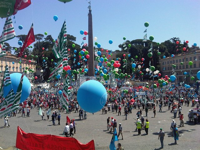 piazza del popolo during union protest