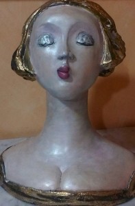 A ceramic bust made by Italian artist Rossana Petrillo. Photo by Rossana Petrillo