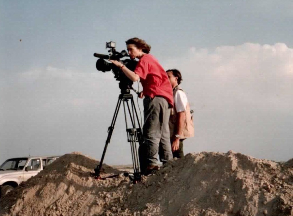 Camerawoman Jane Hartney with soundman Dominique Nadal on the Kuwait-Iraq border after Gulf War I in 1992.