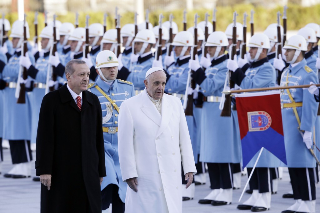 Pope Francis and Turkish President Recep Tayyip Erdogan at the Presidential palace in Ankara,Friday, Nov. 28, 2014. Photo for Mozzarella Mamma by  AP Photographer Gregorio Borgia